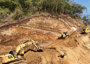 Tramos Los Chorros permanece cerrado luego del derrumbe en talud